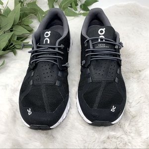 On Running Cloud Trainers women’s size 8 sneakers black & white shoes knit